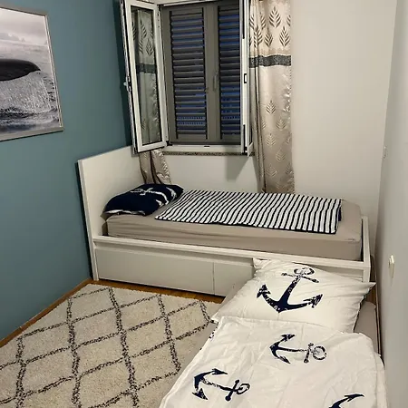 Beachfront House Feriehus Preko