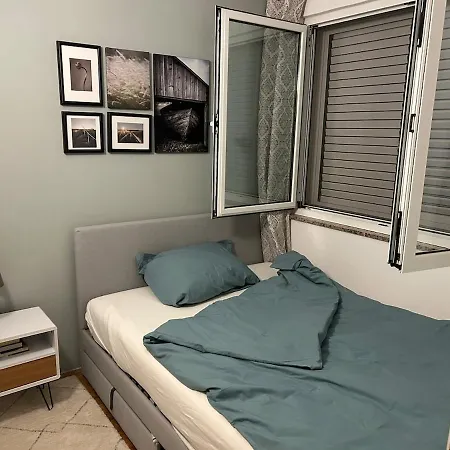 Beachfront House Дом отдыха Преко